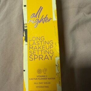 Urban Decay All Nighter Setting Spray - Vibrant Yellow